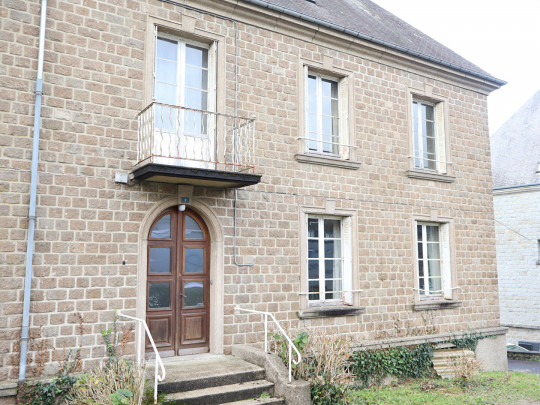 maison mortain centre 11 pièces 209 m2