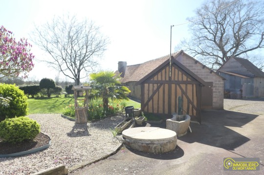 mortain bocage    fermette avec gîte et dépendances