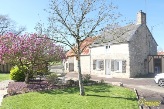 mortain bocage    fermette avec gîte et dépendances
