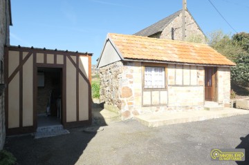 mortain bocage    fermette avec gîte et dépendancesproposé par l Immobilière du Mortainais
