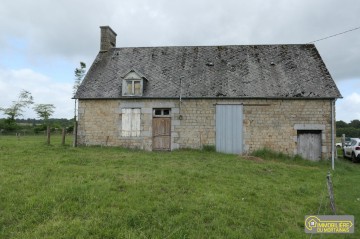 ANCIEN BATIMENT A RENOVER ENTIEREMENT - Saint-Clément-Rancoudray