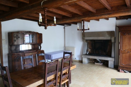 une maison habitable + une à renover avec grand terrain
