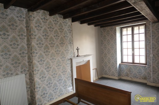 une maison habitable + une à renover avec grand terrain