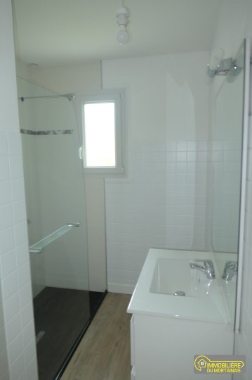 proche commerces - mortain-bocage