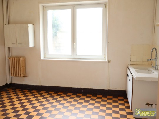 sourdeval - proche commerces