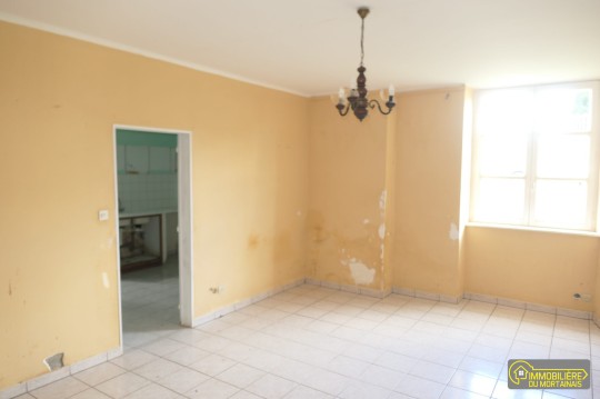 barenton - maison de bourg a renover