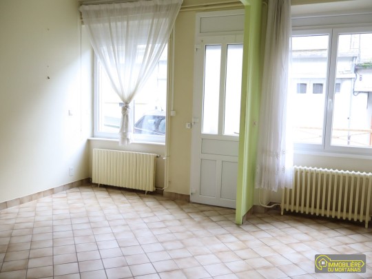 proche commerces - mortain-bocage