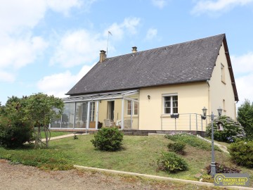 PAVILLON EN CAMPAGNE - REGION MORTAIN-BOCAGE - NOTRE DAME DU TOUCHET