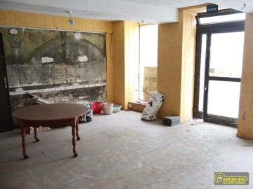 maison mitoyenne a renoverproposé par l Immobilière du Mortainais