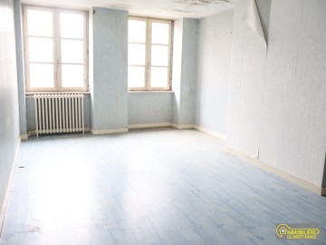 maison mitoyenne a renoverproposé par l Immobilière du Mortainais