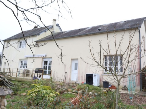sourdeval - proche commerces