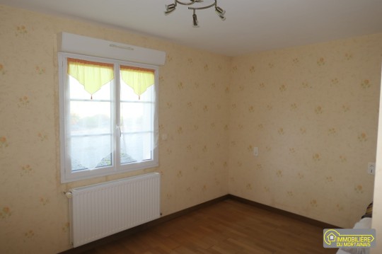 maison de bourg mitoyenne d'un coté - mortain-bocage