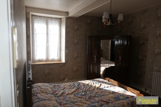 maison de bourg mitoyenne d'un coté - mortain-bocage