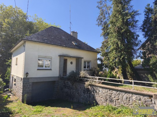 proche commerces et ecoles - mortain-bocage